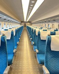 新幹線指定席を占拠する中国人観光客　日本社会に迫る「マナー侵害」の深刻な危機